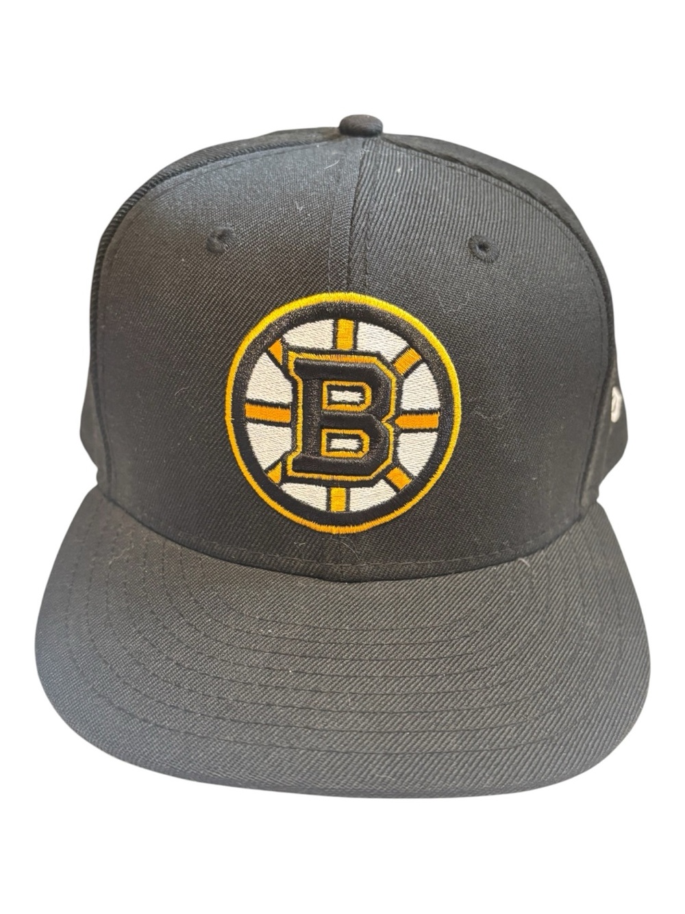 New Era Boston Bruins Flat Brim Snapback Size 7 3/4 like new